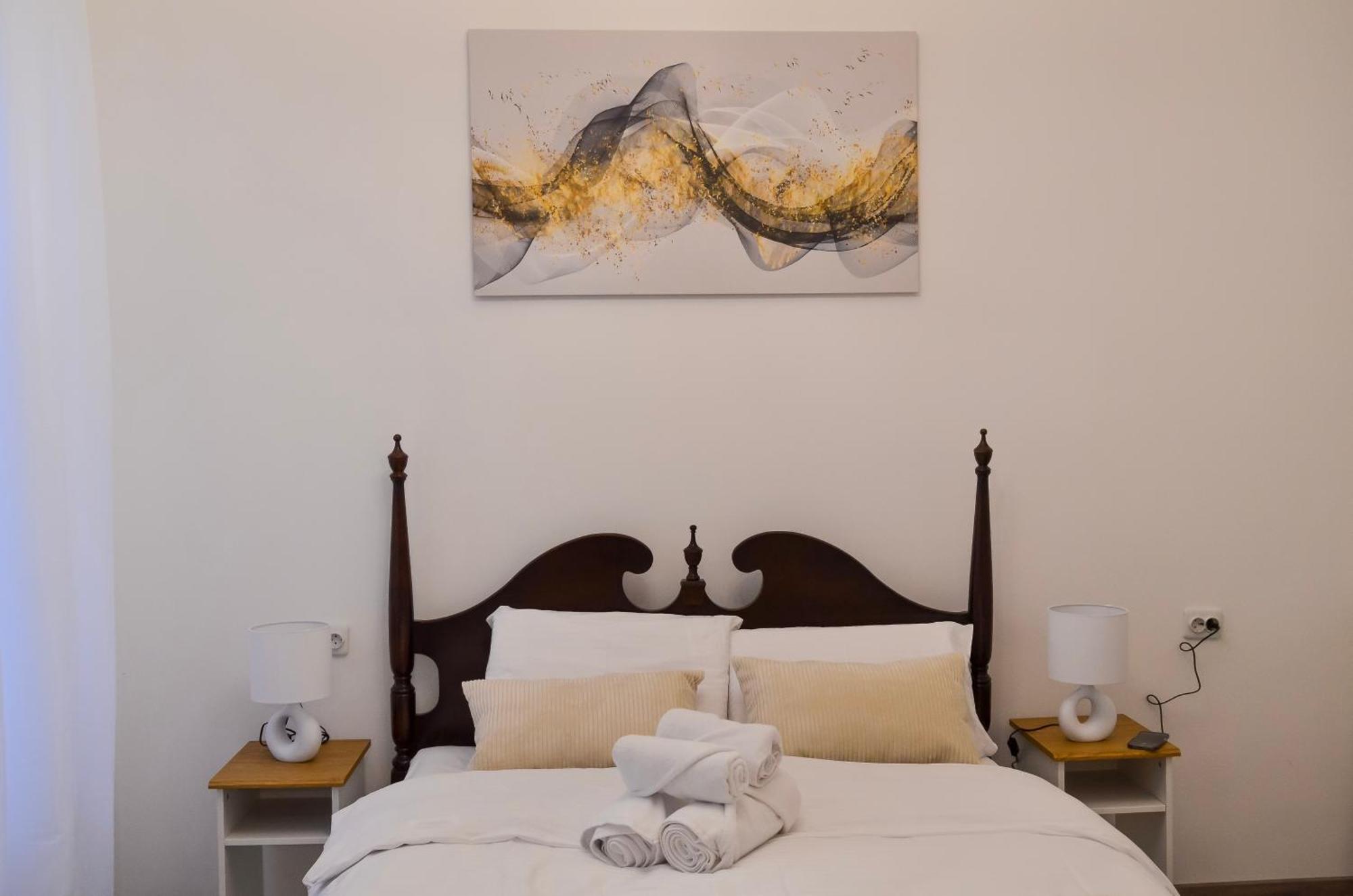 Main Street Retreat Apartment With Free Parking Сараево Экстерьер фото
