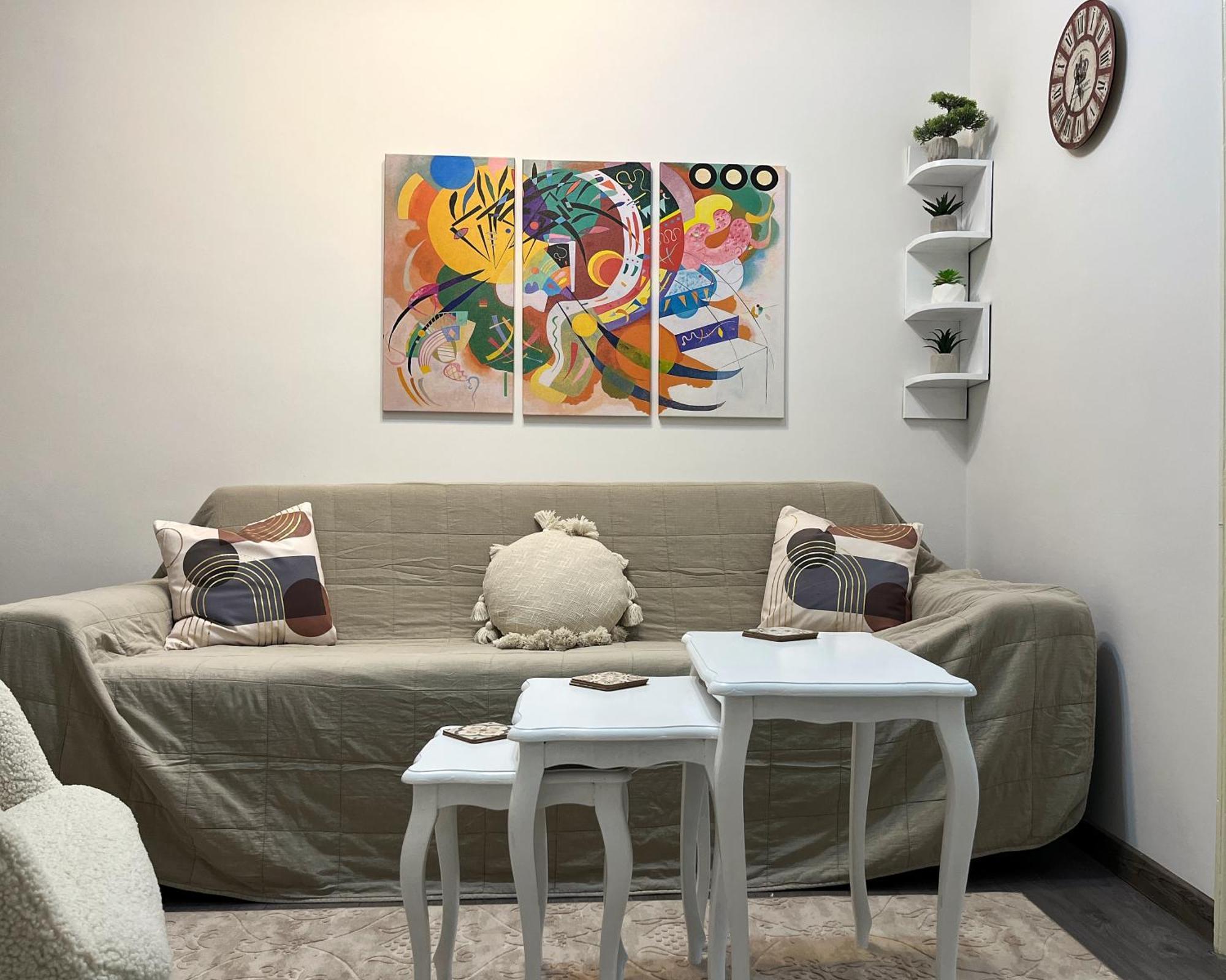 Main Street Retreat Apartment With Free Parking Сараево Экстерьер фото