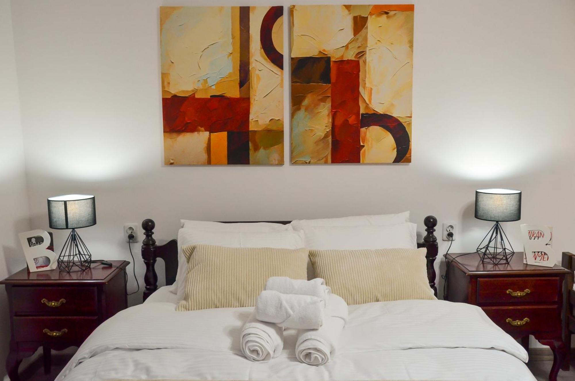 Main Street Retreat Apartment With Free Parking Сараево Экстерьер фото